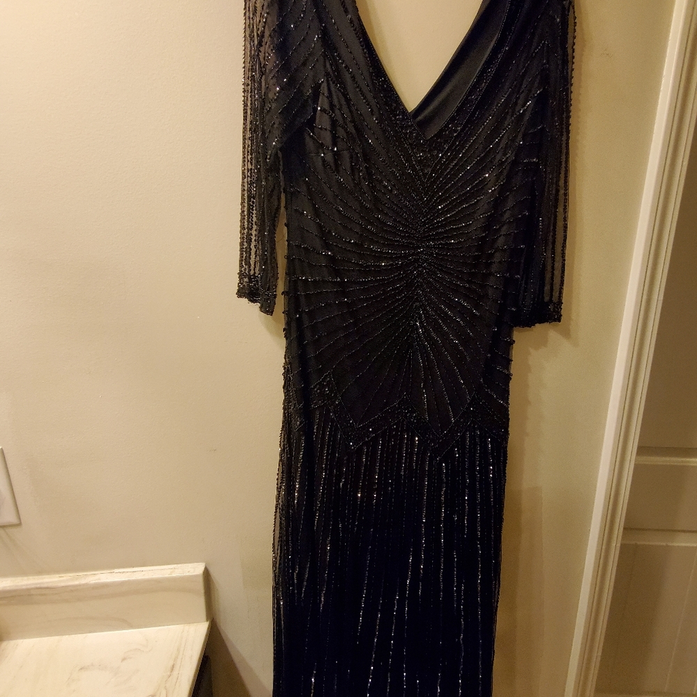 clothes - Picture 2 of 16